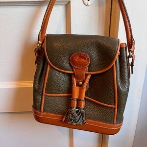 Dooney and Bourke olive green hand bag